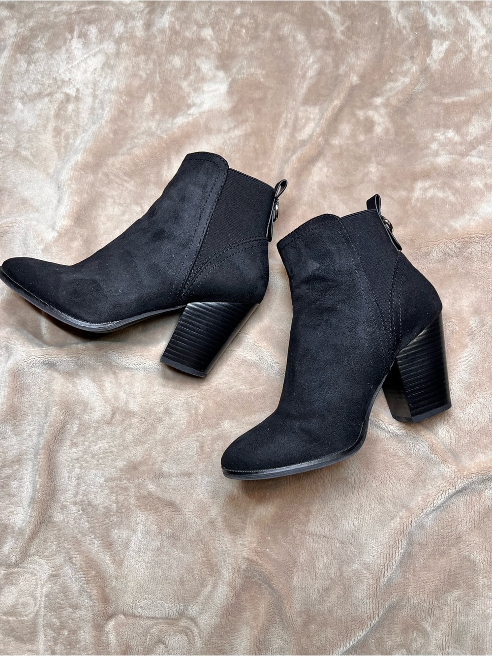 Sz 8 | CALL IT SPRING Black Suede Heeled Ankle Boot | Minimalist Business Casual